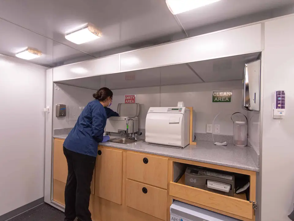 Mobile dental clinic prep station